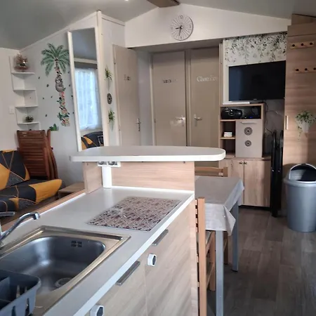 3 Bed House - Sleeps 6 - Parking - Wifi * سان جان دي مونت