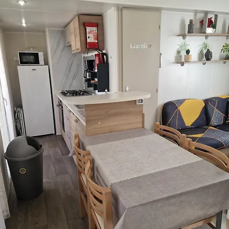3 Bed House - Sleeps 6 - Parking - Wifi * سان جان دي مونت