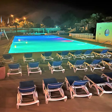 3 Bed House - Sleeps 6 - Parking - Wifi Hébergement de vacances *